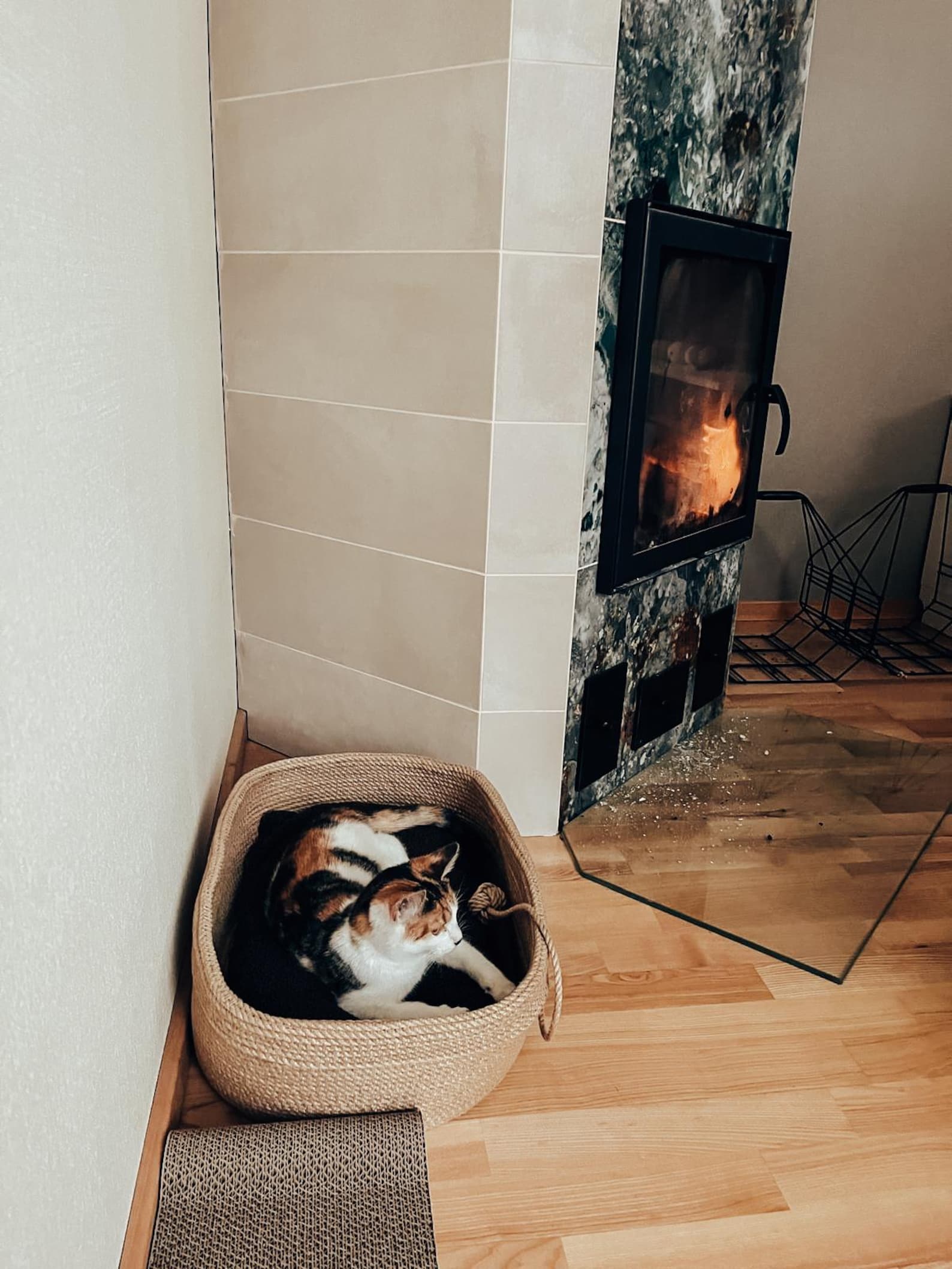 FluffyLoft™ Oval Jute Pet Bed - Handmade Natural Fiber Cat & Small Dog Basket with Play Ball